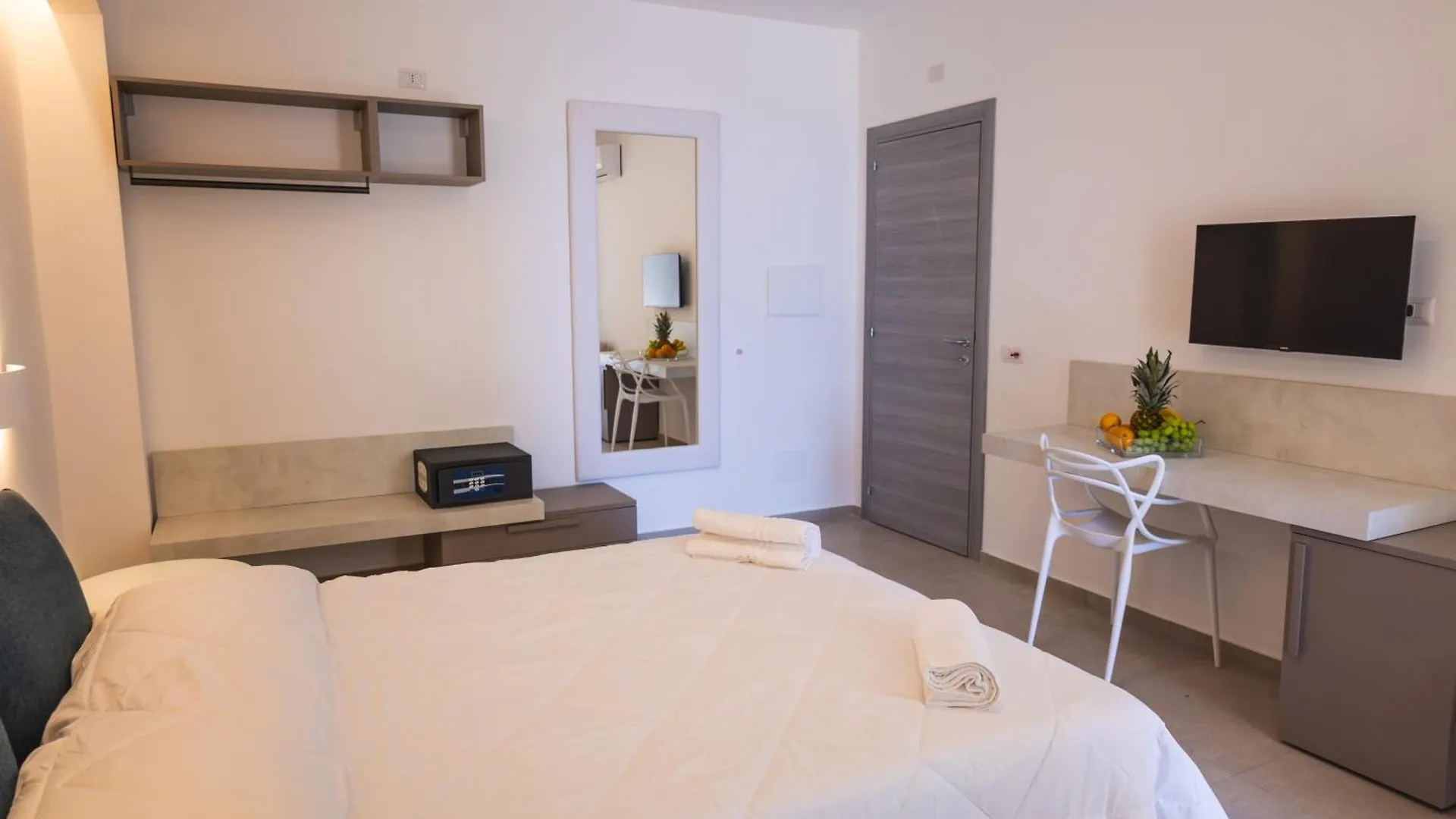 Πανσιόν Atena Room Letojanni Ιταλία