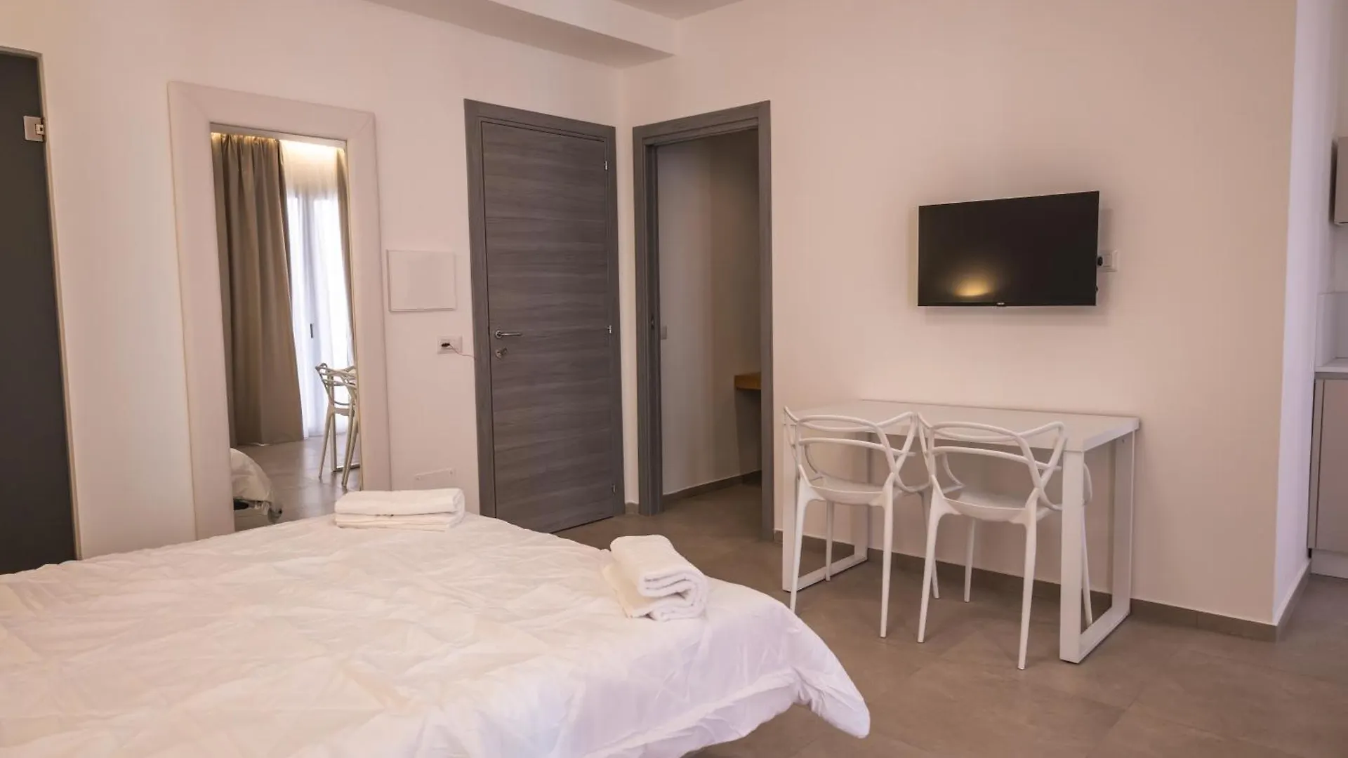 Atena Room Letojanni 0*,