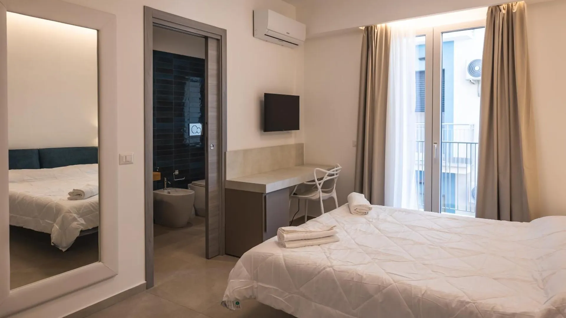 Atena Room Letojanni Italy