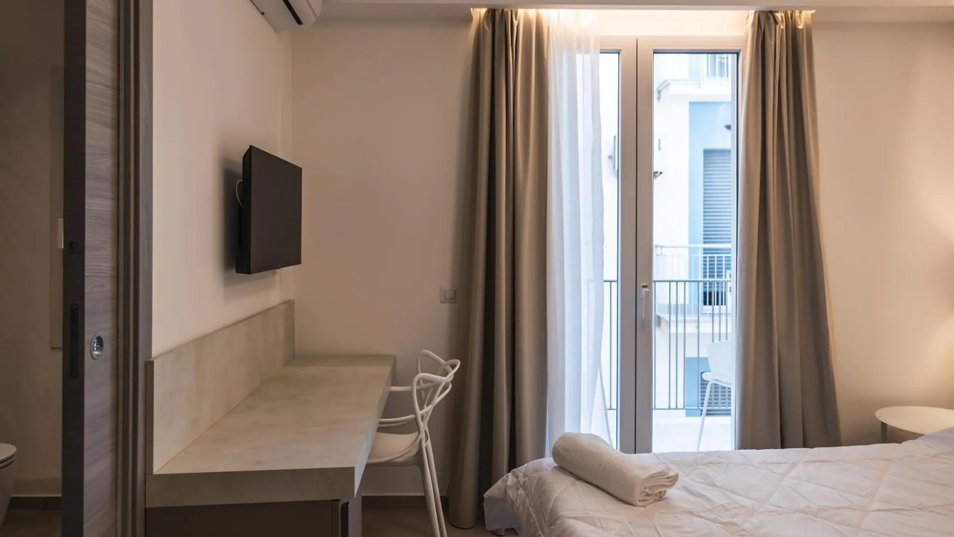 Atena Room Letojanni 0*,
