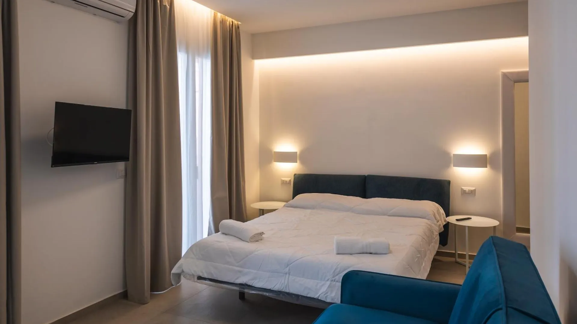 Atena Room Letojanni 0*,  Italy